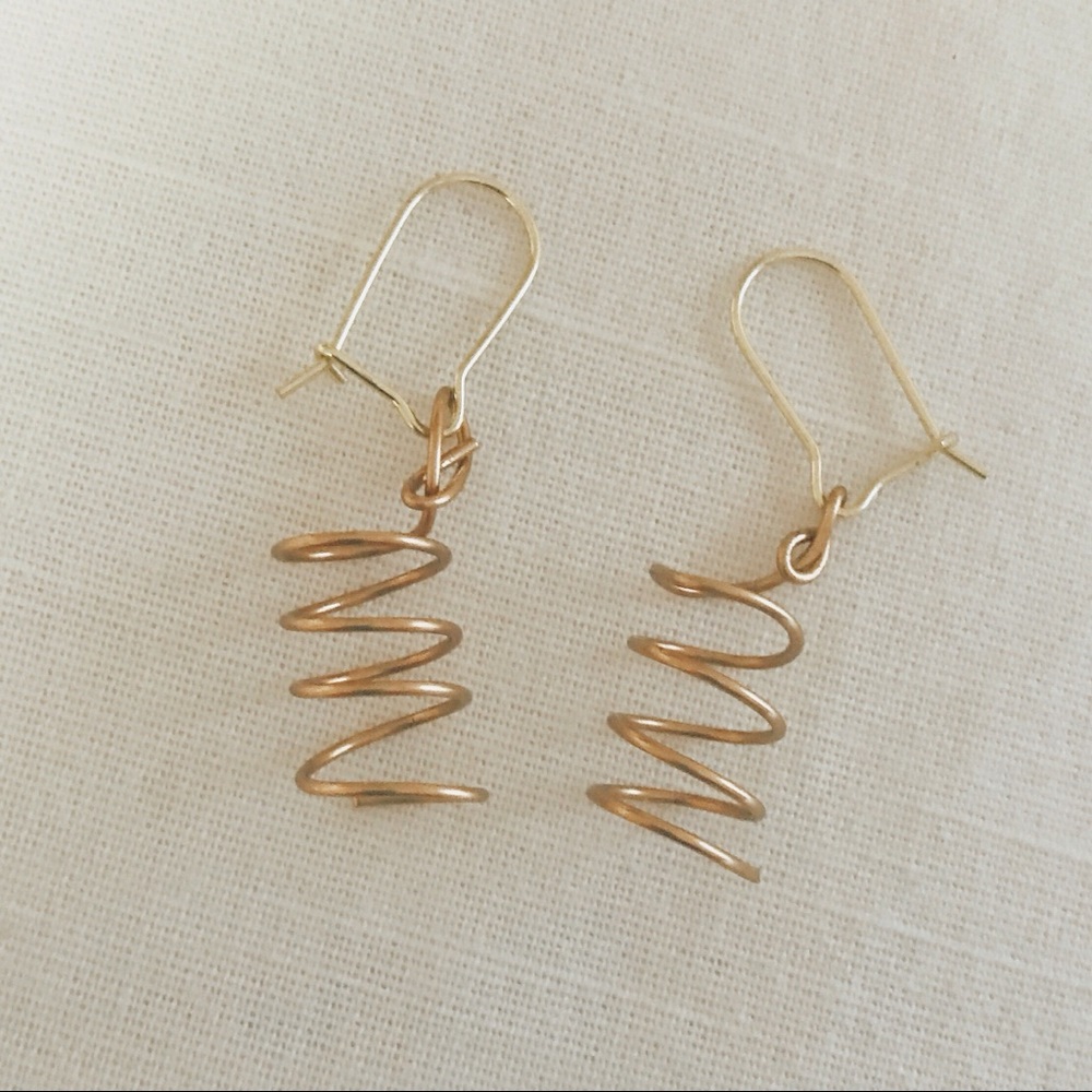 Curly q earrings